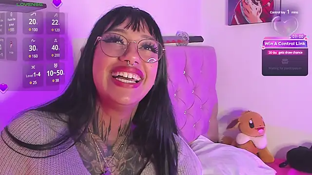 Snapshot of Akari1_Mischief chatting on December 2024 04:20:01 AM Akari1 Mischief online show from December 2024 04:20:01 AM