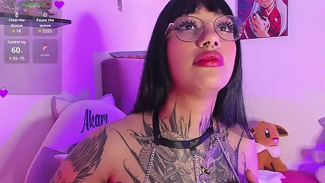 Snapshot of Akari1_Mischief chatting on December 2024 10:17:01 PM Akari1 Mischief online show from December 2024 10:17:01 PM