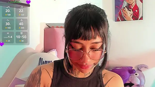 Snapshot of Akari1_Mischief chatting on December 2024 10:14:02 PM Akari1 Mischief online show from December 2024 10:14:02 PM