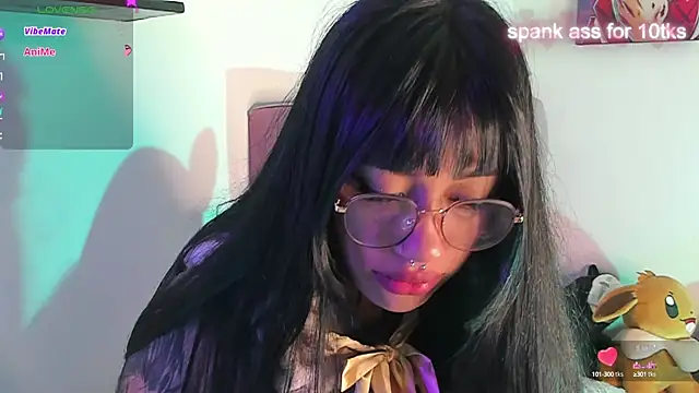 Snapshot of Akari1_Mischief chatting on January 2025 10:04:02 PM Akari1 Mischief online show from January 2025 10:04:02 PM