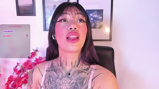 Snapshot of Akari1_Mischief chatting on April 2026 04:10:02 AM Akari1 Mischief online show from April 2026 04:10:02 AM