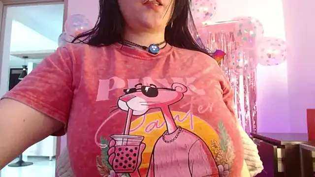 Snapshot of Layna_cold chatting on February 2026 12:44:02 PM Layna cold online show from February 2026 12:44:02 PM