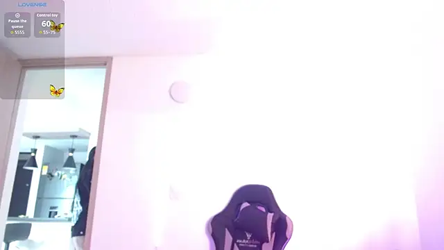 Snapshot of Layna_cold chatting on February 2026 12:47:02 PM Layna cold online show from February 2026 12:47:02 PM