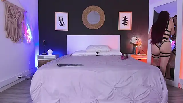 VioletPaket online show from September 2025 11:24:02 AM