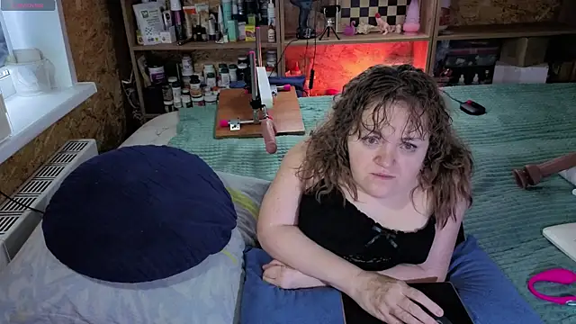 Snapshot of MiniNatalie chatting on November 2025 03:27:01 AM MiniNatalie online show from November 2025 03:27:01 AM