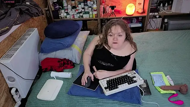 Snapshot of MiniNatalie chatting on November 2025 05:51:02 AM MiniNatalie online show from November 2025 05:51:02 AM