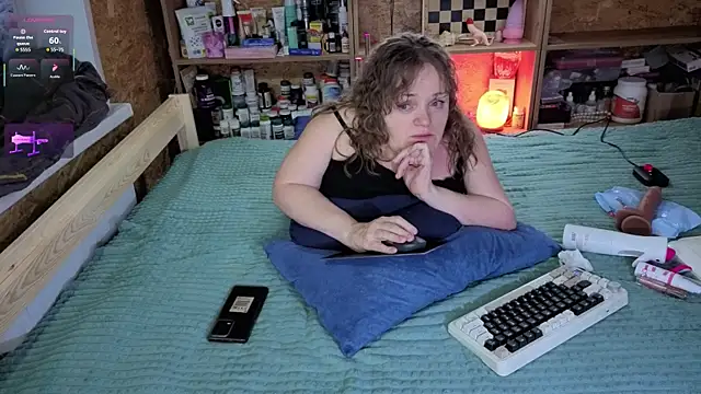 Snapshot of MiniNatalie chatting on December 2025 12:32:02 PM MiniNatalie online show from December 2025 12:32:02 PM