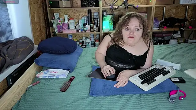 Snapshot of MiniNatalie chatting on January 2026 04:59:01 AM MiniNatalie online show from January 2026 04:59:01 AM