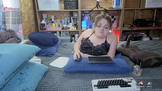 Snapshot of MiniNatalie chatting on February 2026 09:40:01 AM MiniNatalie online show from February 2026 09:40:01 AM