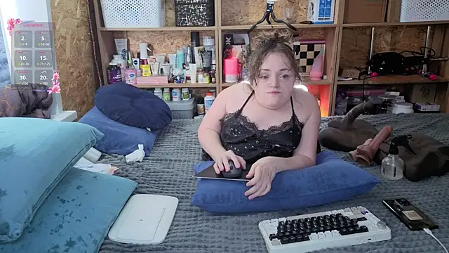 Snapshot of MiniNatalie chatting on February 2026 06:34:02 AM MiniNatalie online show from February 2026 06:34:02 AM