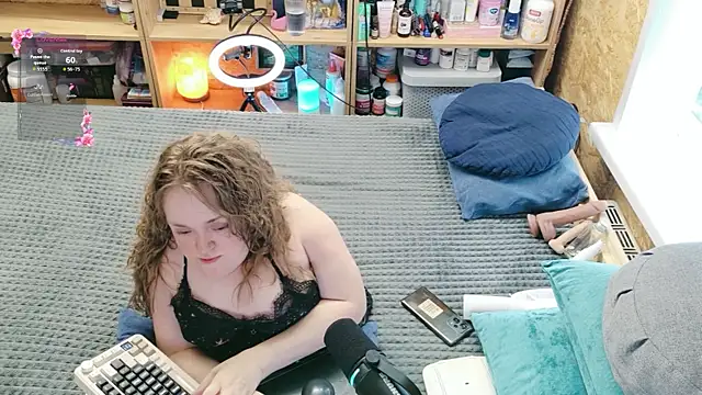 Snapshot of MiniNatalie chatting on April 2026 10:23:01 AM MiniNatalie online show from April 2026 10:23:01 AM