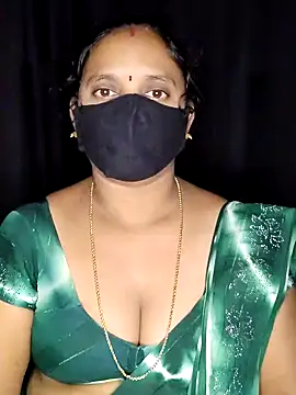 Snapshot of vintage-vibs chatting on October 2025 05:35:01 PM vintage-vibs online show from October 2025 05:35:01 PM