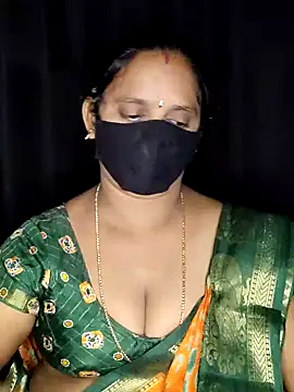 Snapshot of vintage-vibs chatting on November 2025 05:59:01 PM vintage-vibs online show from November 2025 05:59:01 PM