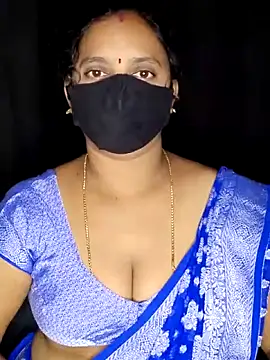 Snapshot of vintage-vibs chatting on November 2025 05:40:01 AM vintage-vibs online show from November 2025 05:40:01 AM