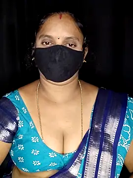 Snapshot of vintage-vibs chatting on November 2025 05:55:02 PM vintage-vibs online show from November 2025 05:55:02 PM