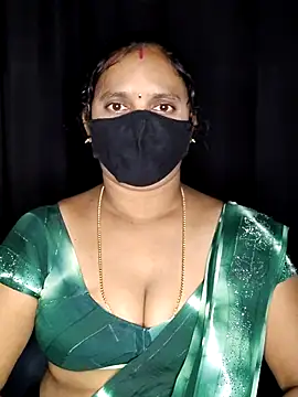 Snapshot of vintage-vibs chatting on November 2025 05:51:02 PM vintage-vibs online show from November 2025 05:51:02 PM