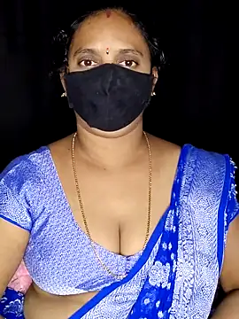 Snapshot of vintage-vibs chatting on November 2025 05:57:02 AM vintage-vibs online show from November 2025 05:57:02 AM