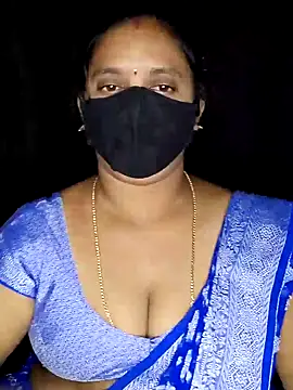 Snapshot of vintage-vibs chatting on November 2025 06:14:01 PM vintage-vibs online show from November 2025 06:14:01 PM