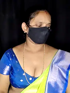 Snapshot of vintage-vibs chatting on November 2025 05:46:01 PM vintage-vibs online show from November 2025 05:46:01 PM