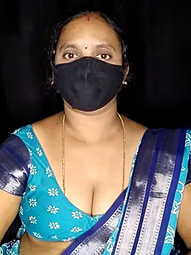 Snapshot of vintage-vibs chatting on November 2025 05:45:03 PM vintage-vibs online show from November 2025 05:45:03 PM