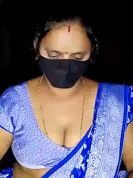 Snapshot of vintage-vibs chatting on November 2025 05:46:02 PM vintage-vibs online show from November 2025 05:46:02 PM