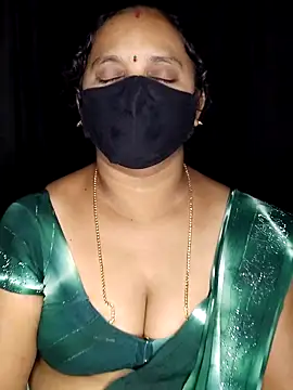 Snapshot of vintage-vibs chatting on December 2025 07:31:01 PM vintage-vibs online show from December 2025 07:31:01 PM