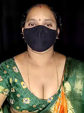 Snapshot of vintage-vibs chatting on December 2025 07:43:01 PM vintage-vibs online show from December 2025 07:43:01 PM