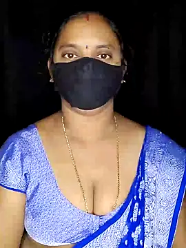 Snapshot of vintage-vibs chatting on December 2025 11:20:01 PM vintage-vibs online show from December 2025 11:20:01 PM