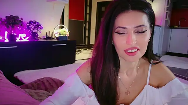 Snapshot of MissSmiley26 chatting on April 2026 09:18:02 PM MissSmiley26 online show from April 2026 09:18:02 PM