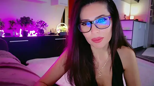 Snapshot of MissSmiley26 chatting on April 2026 08:33:01 PM MissSmiley26 online show from April 2026 08:33:01 PM