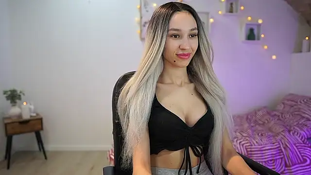 Snapshot of Amai__Liu chatting on March 2025 07:11:02 PM Amai Liu online show from March 2025 07:11:02 PM