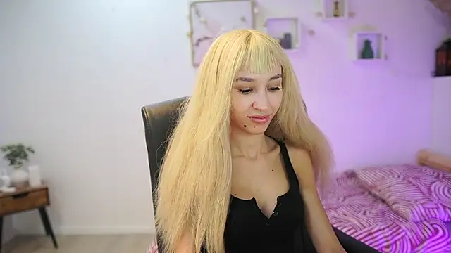 Snapshot of Amai__Liu chatting on November 2025 07:13:01 PM Amai Liu online show from November 2025 07:13:01 PM