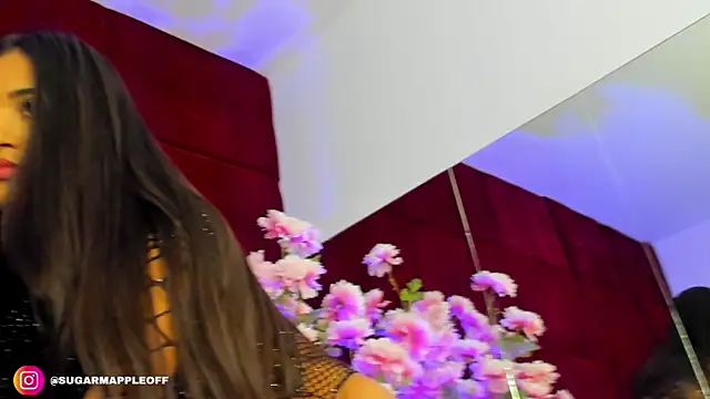 Snapshot of Alexxa chatting on October 2025 05:25:01 AM Alexxa online show from October 2025 05:25:01 AM