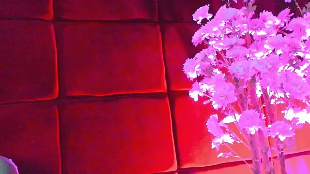 Snapshot of Alexxa chatting on October 2025 06:03:01 AM Alexxa online show from October 2025 06:03:01 AM