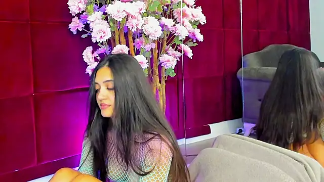 Snapshot of Alexxa chatting on October 2025 06:31:01 PM Alexxa online show from October 2025 06:31:01 PM