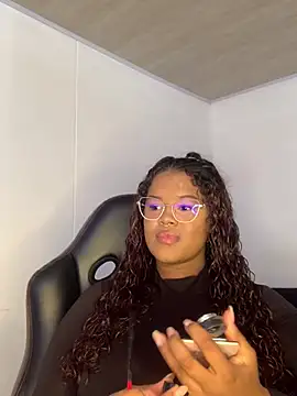 Snapshot of antonella_19x chatting on December 2024 09:35:01 PM antonella 19x online show from December 2024 09:35:01 PM