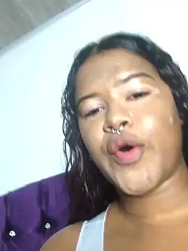 Snapshot of antonella_19x chatting on December 2024 11:10:02 PM antonella 19x online show from December 2024 11:10:02 PM