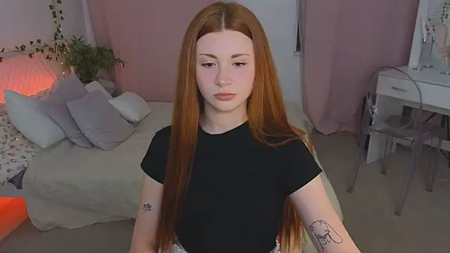 Snapshot of Freckle_Diyana chatting on April 2026 08:43:02 PM Freckle Diyana online show from April 2026 08:43:02 PM