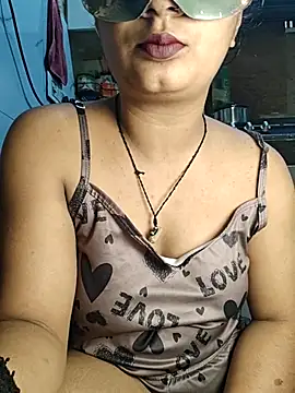 Snapshot of Manpreet_kaur21 chatting on July 2026 12:51:02 PM Manpreet kaur21 online show from July 2026 12:51:02 PM
