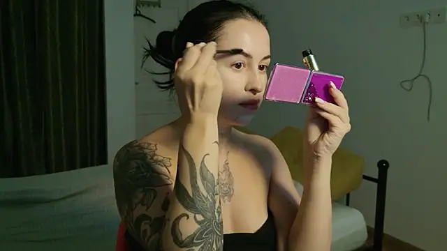 VioletCatt online show from October 2025 05:38:01 AM