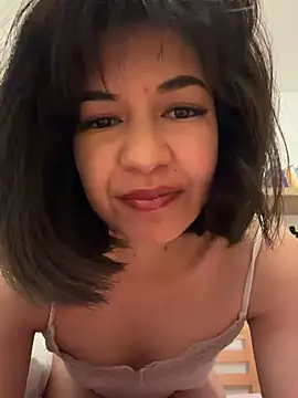 Snapshot of BitchyBratxxx chatting on March 2026 06:03:02 PM BitchyBratxxx online show from March 2026 06:03:02 PM