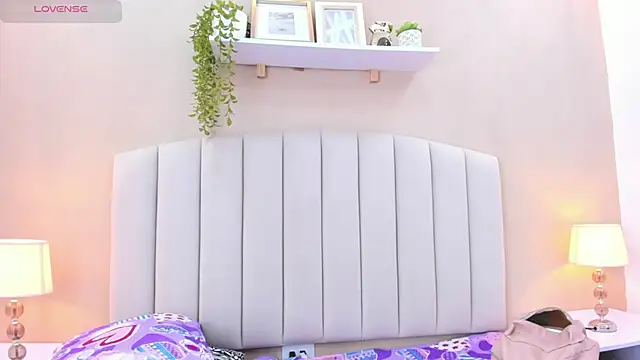 Mia thompson 19 online show from January 2026 07:16:01 PM