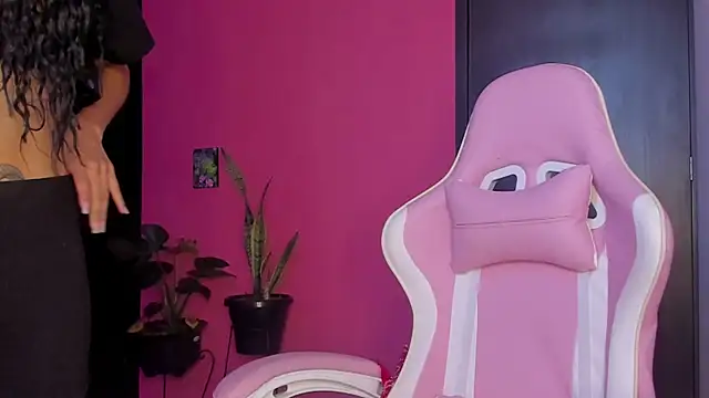 Snapshot of Juanadearco5 chatting on December 2024 09:26:01 PM Juanadearco5 online show from December 2024 09:26:01 PM