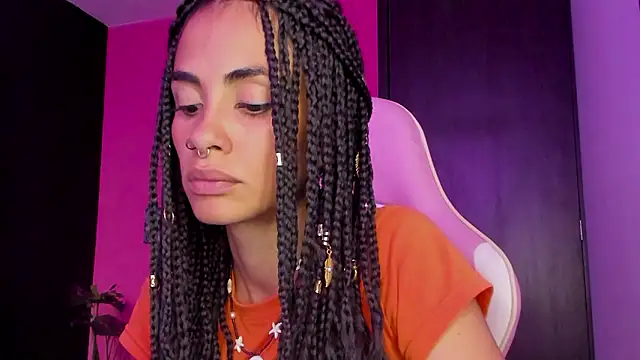 Snapshot of Juanadearco5 chatting on December 2024 08:07:02 PM Juanadearco5 online show from December 2024 08:07:02 PM