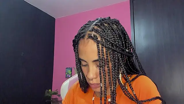 Snapshot of Juanadearco5 chatting on December 2024 02:20:01 AM Juanadearco5 online show from December 2024 02:20:01 AM