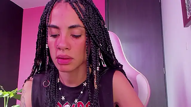 Snapshot of Juanadearco5 chatting on December 2024 02:06:01 PM Juanadearco5 online show from December 2024 02:06:01 PM