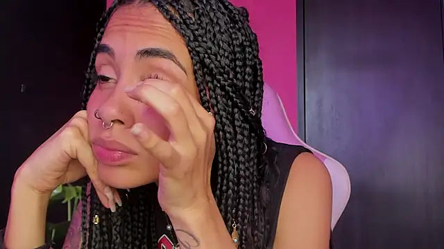 Snapshot of Juanadearco5 chatting on December 2024 05:11:01 PM Juanadearco5 online show from December 2024 05:11:01 PM