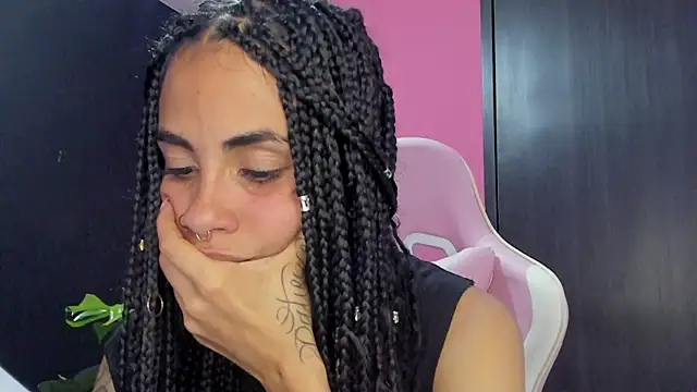 Snapshot of Juanadearco5 chatting on December 2024 12:30:02 AM Juanadearco5 online show from December 2024 12:30:02 AM