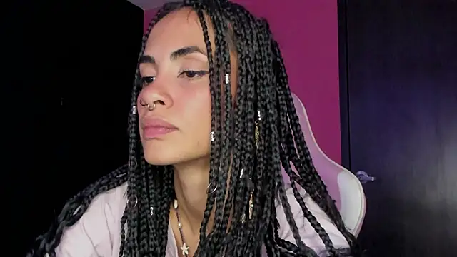 Snapshot of Juanadearco5 chatting on December 2024 10:16:02 PM Juanadearco5 online show from December 2024 10:16:02 PM