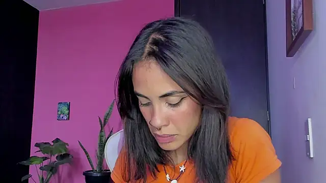 Snapshot of Juanadearco5 chatting on December 2024 09:08:01 PM Juanadearco5 online show from December 2024 09:08:01 PM